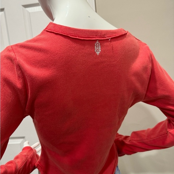 NWOT FREE PEOPLE MOVEMENT Ribbed Long-Sleeve Baby Tee in coral - Picture 7 of 11